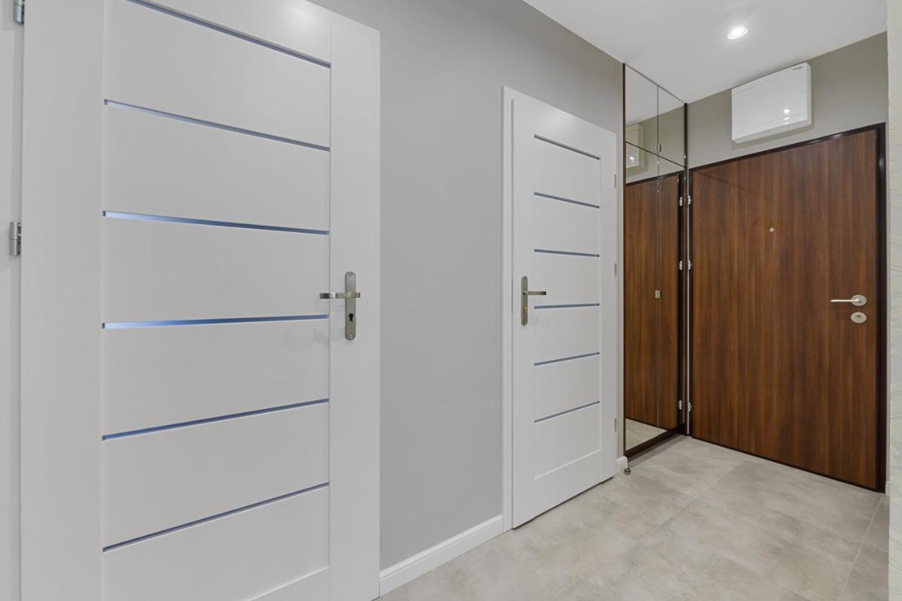 Gate Of City Centre Apartment By Pinpoint Lódź Exterior foto